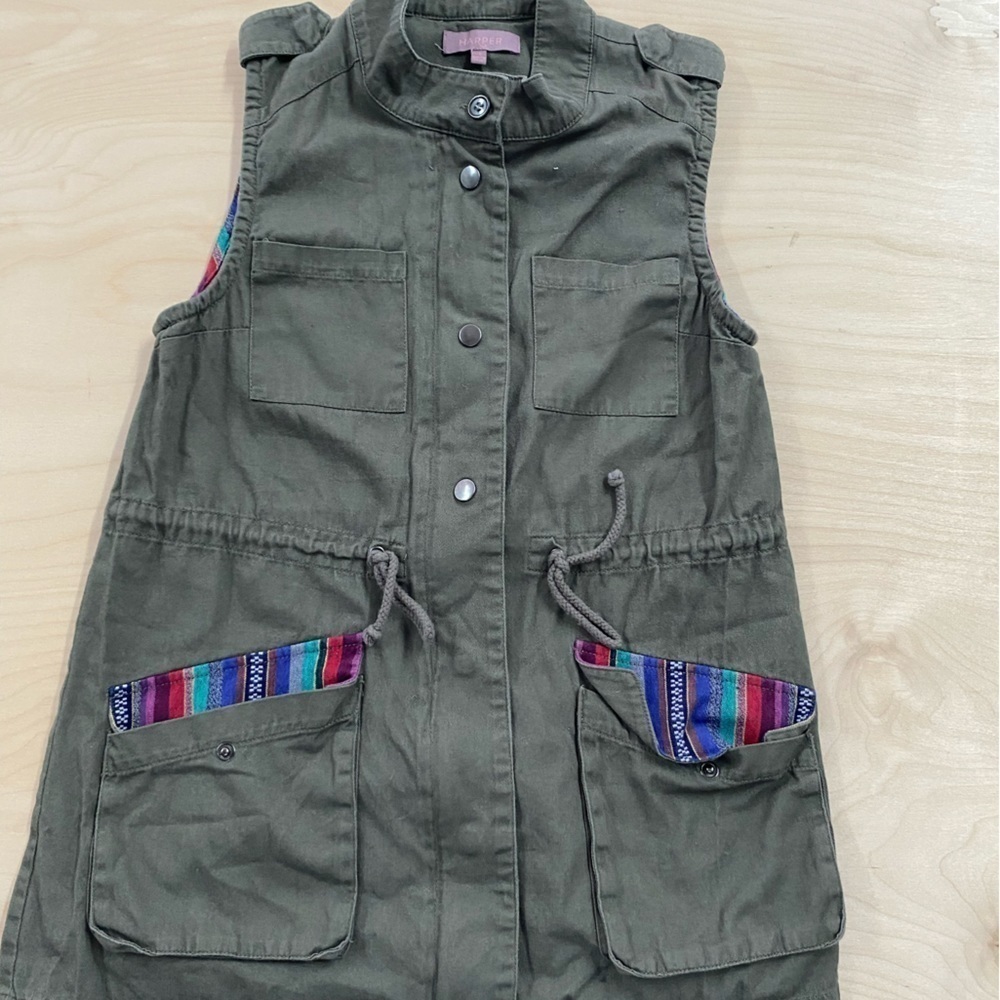 Harper Sleeveless Vest size Small (CY)